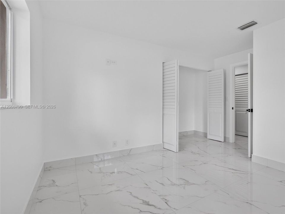 For Sale: $360,000 (2 beds, 2 baths, 1022 Square Feet)