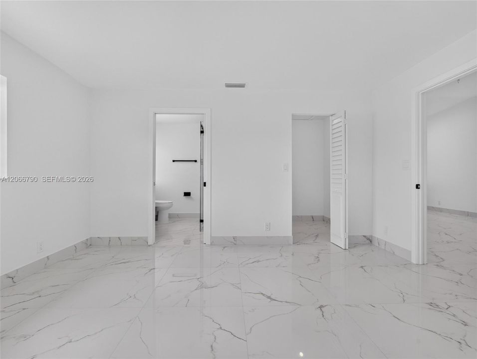 For Sale: $360,000 (2 beds, 2 baths, 1022 Square Feet)