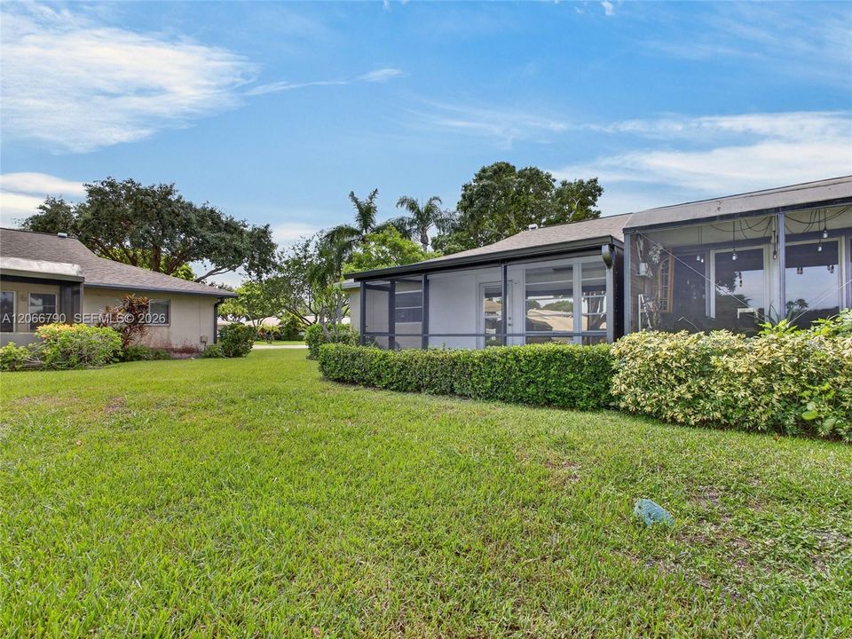 For Sale: $360,000 (2 beds, 2 baths, 1022 Square Feet)