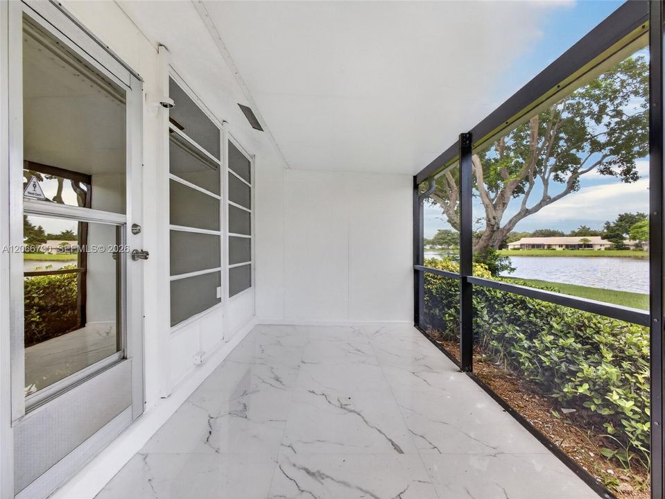 For Sale: $360,000 (2 beds, 2 baths, 1022 Square Feet)