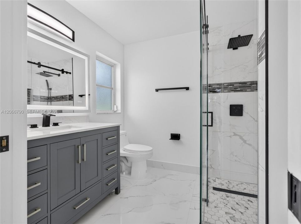 For Sale: $360,000 (2 beds, 2 baths, 1022 Square Feet)