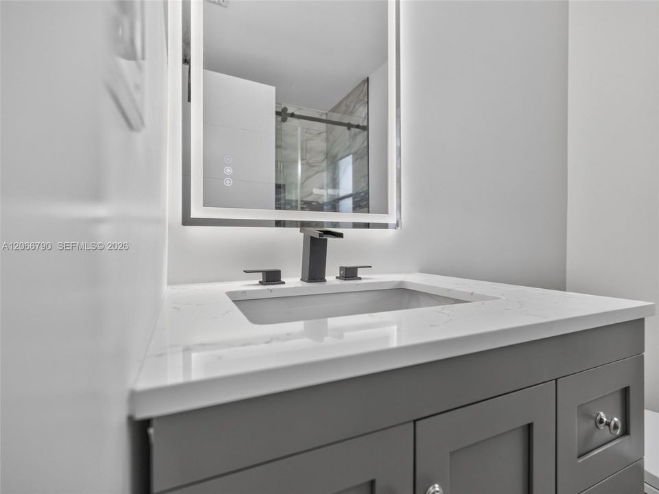 For Sale: $360,000 (2 beds, 2 baths, 1022 Square Feet)