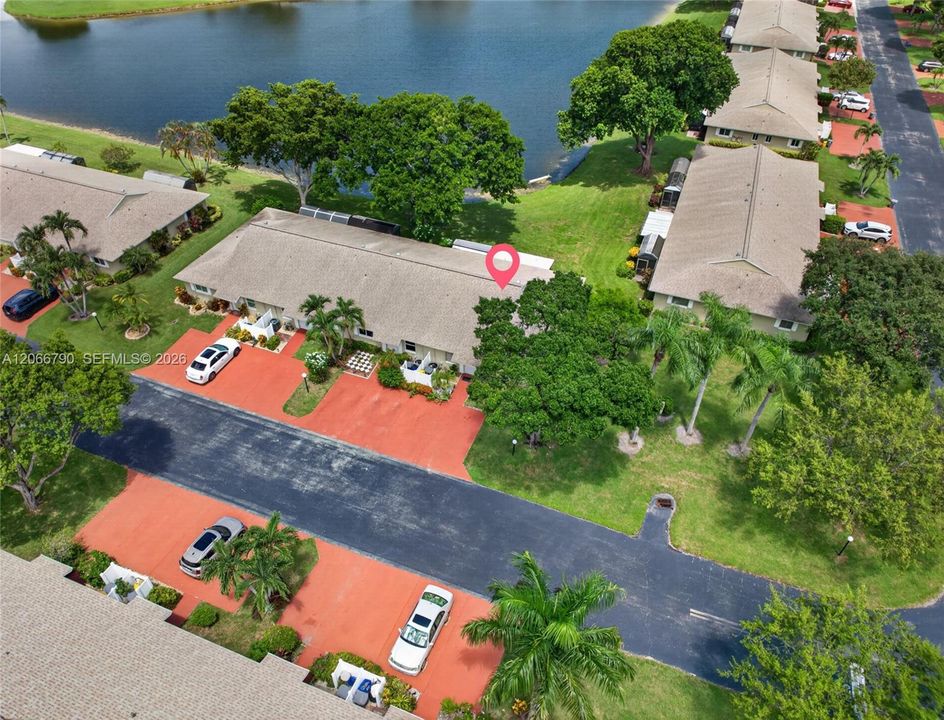 For Sale: $360,000 (2 beds, 2 baths, 1022 Square Feet)