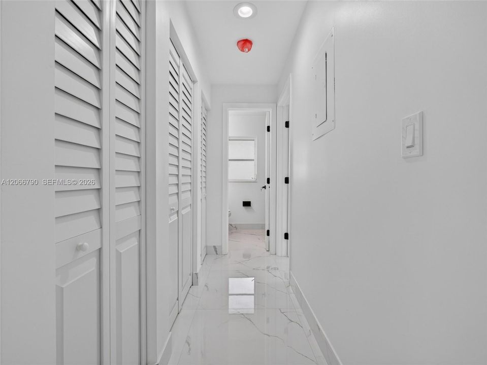 For Sale: $360,000 (2 beds, 2 baths, 1022 Square Feet)