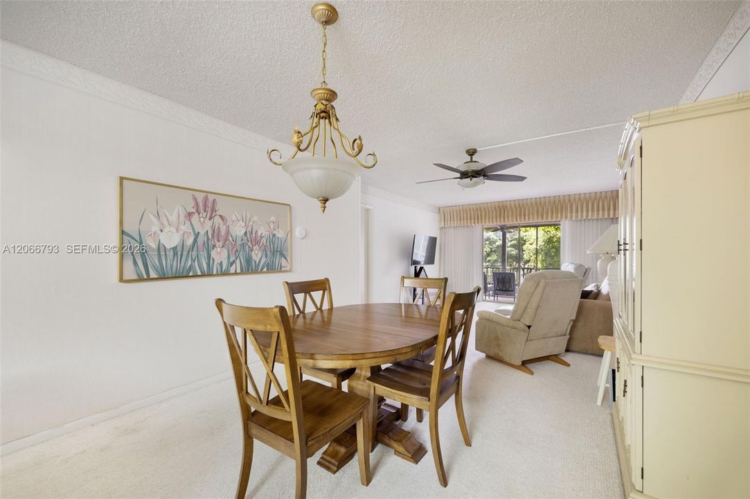 For Sale: $185,000 (2 beds, 2 baths, 980 Square Feet)