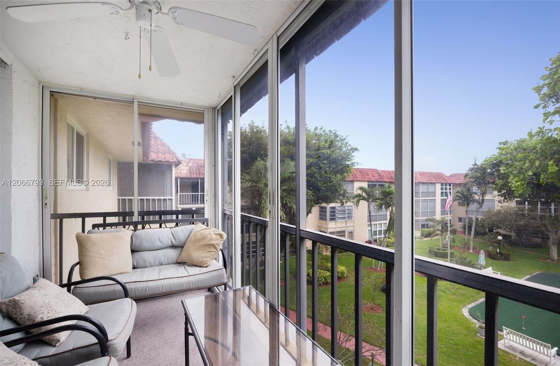 For Sale: $185,000 (2 beds, 2 baths, 980 Square Feet)