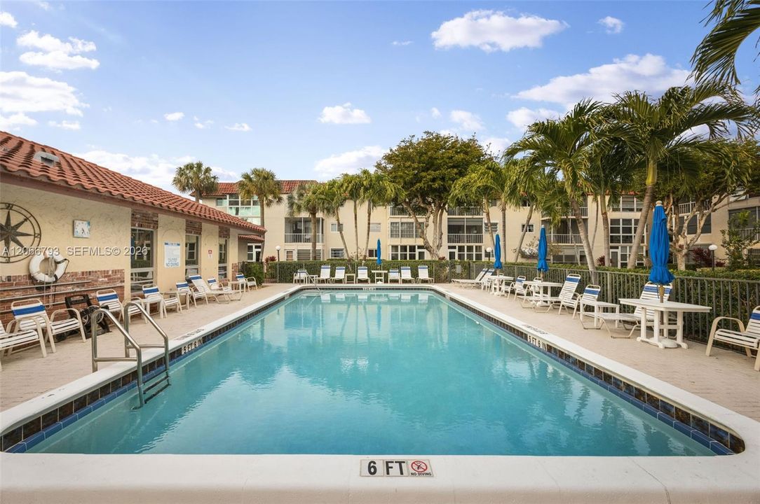 For Sale: $185,000 (2 beds, 2 baths, 980 Square Feet)