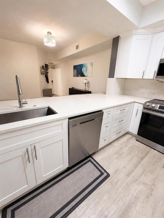 For Sale: $249,000 (2 beds, 2 baths, 1183 Square Feet)