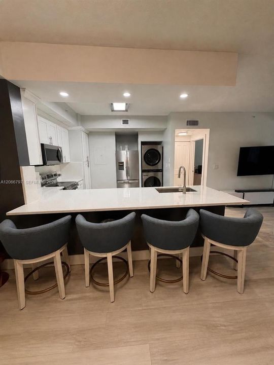For Sale: $249,000 (2 beds, 2 baths, 1183 Square Feet)