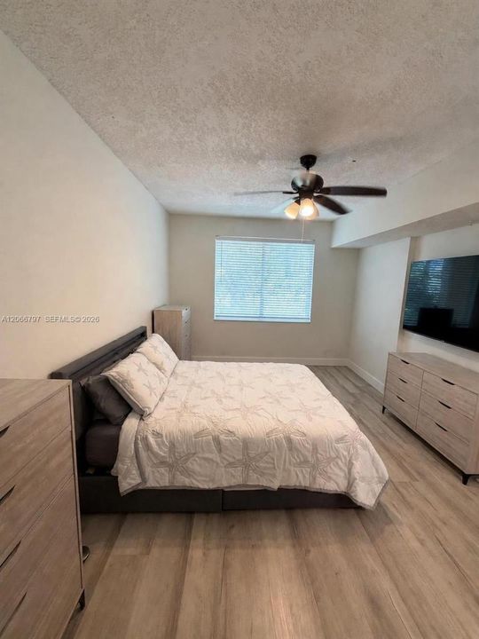 For Sale: $249,000 (2 beds, 2 baths, 1183 Square Feet)