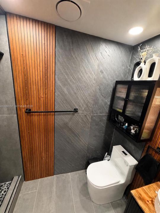 For Sale: $249,000 (2 beds, 2 baths, 1183 Square Feet)