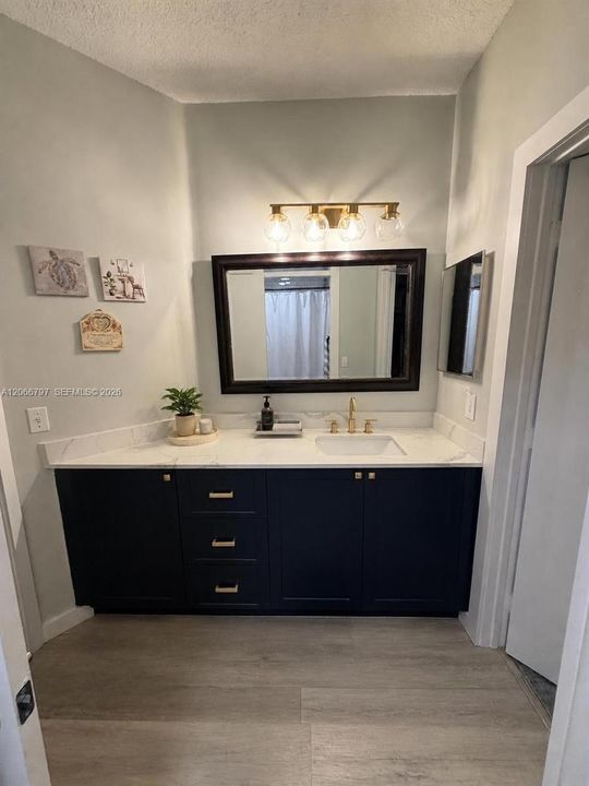 For Sale: $249,000 (2 beds, 2 baths, 1183 Square Feet)