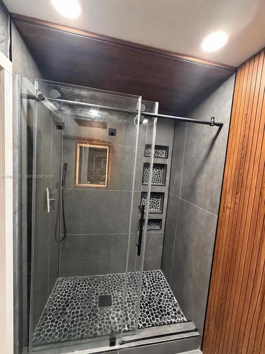 For Sale: $249,000 (2 beds, 2 baths, 1183 Square Feet)