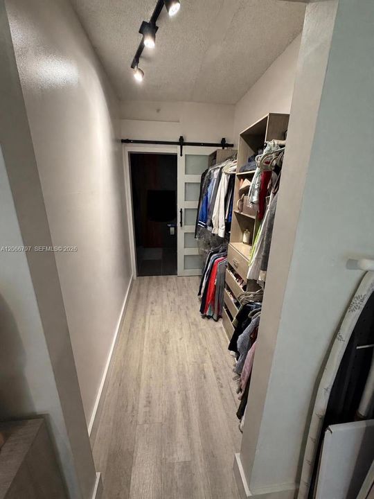 For Sale: $249,000 (2 beds, 2 baths, 1183 Square Feet)