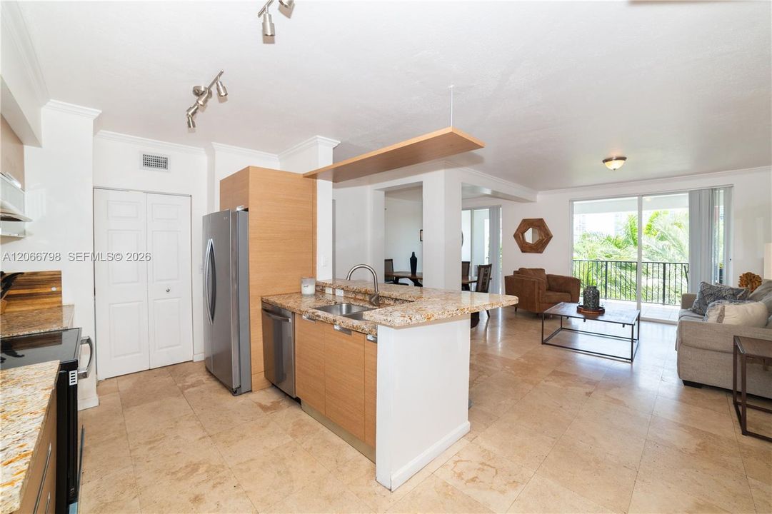 For Sale: $722,000 (3 beds, 2 baths, 1353 Square Feet)