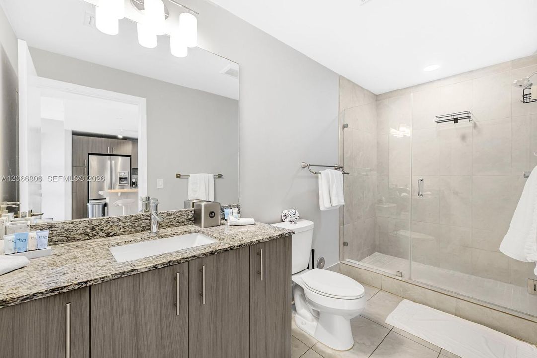 For Sale: $450,000 (1 beds, 1 baths, 650 Square Feet)