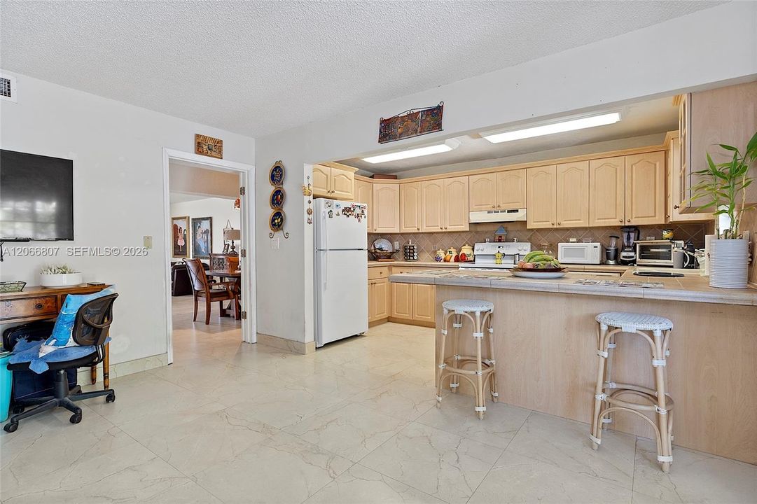 For Sale: $524,999 (3 beds, 2 baths, 1716 Square Feet)
