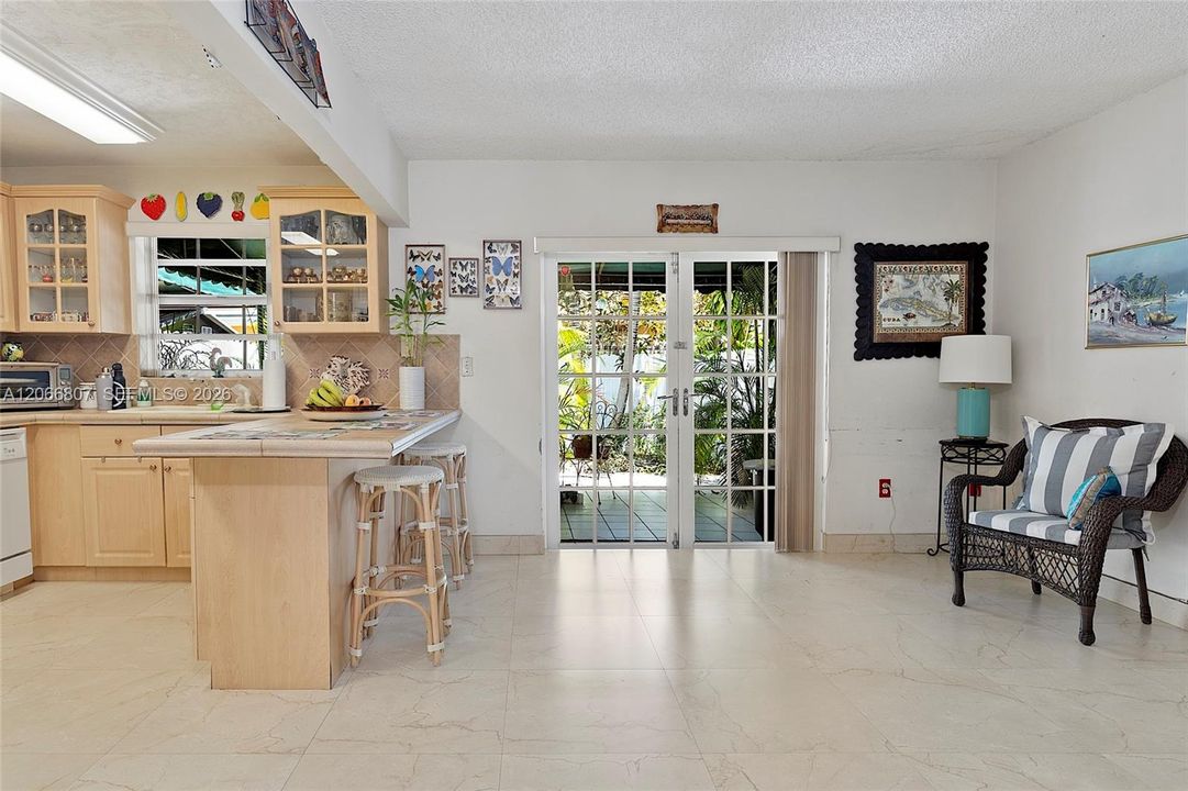 For Sale: $524,999 (3 beds, 2 baths, 1716 Square Feet)