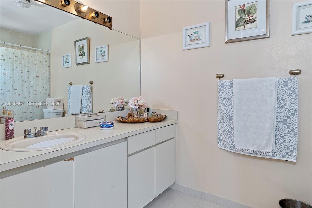 For Sale: $524,999 (3 beds, 2 baths, 1716 Square Feet)