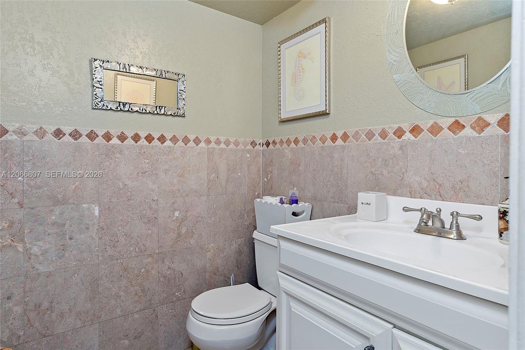 For Sale: $524,999 (3 beds, 2 baths, 1716 Square Feet)