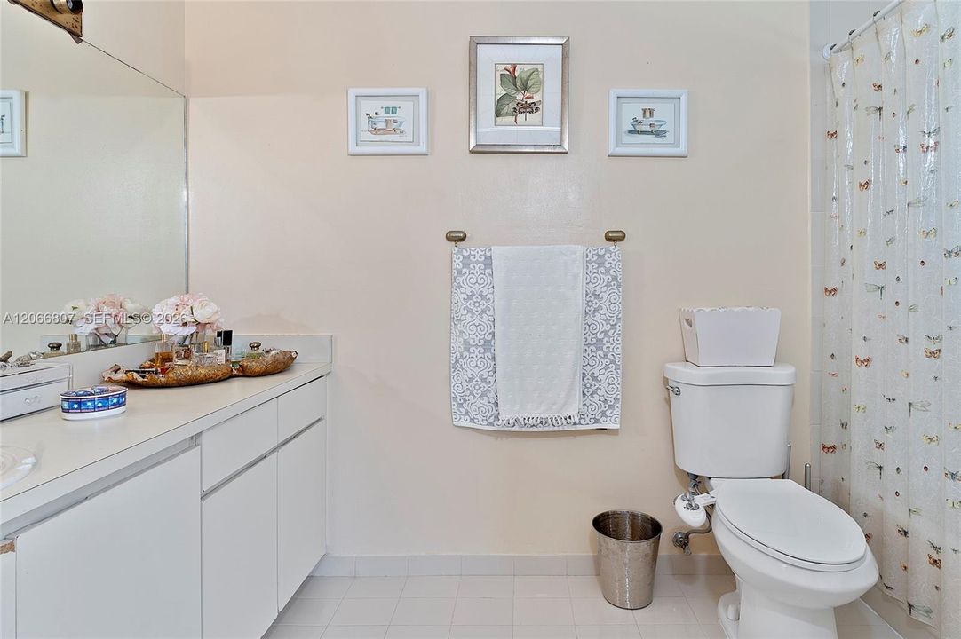 For Sale: $524,999 (3 beds, 2 baths, 1716 Square Feet)