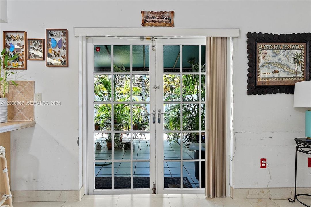 For Sale: $524,999 (3 beds, 2 baths, 1716 Square Feet)