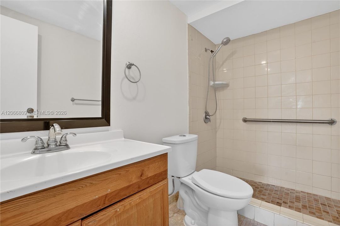 For Sale: $79,000 (1 beds, 1 baths, 748 Square Feet)