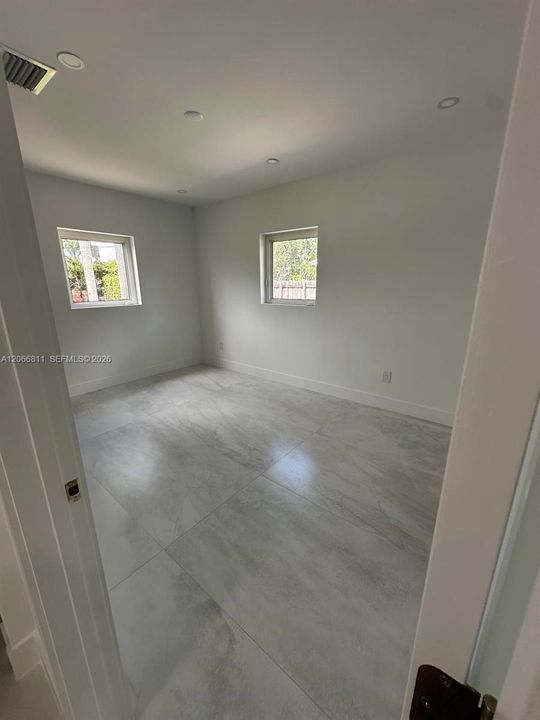 For Rent: $3,800 (4 beds, 3 baths, 1200 Square Feet)