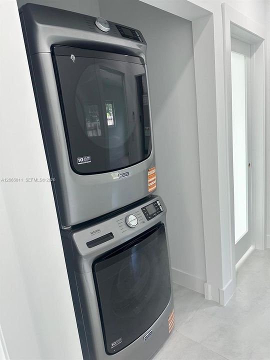 For Rent: $3,800 (4 beds, 3 baths, 1200 Square Feet)