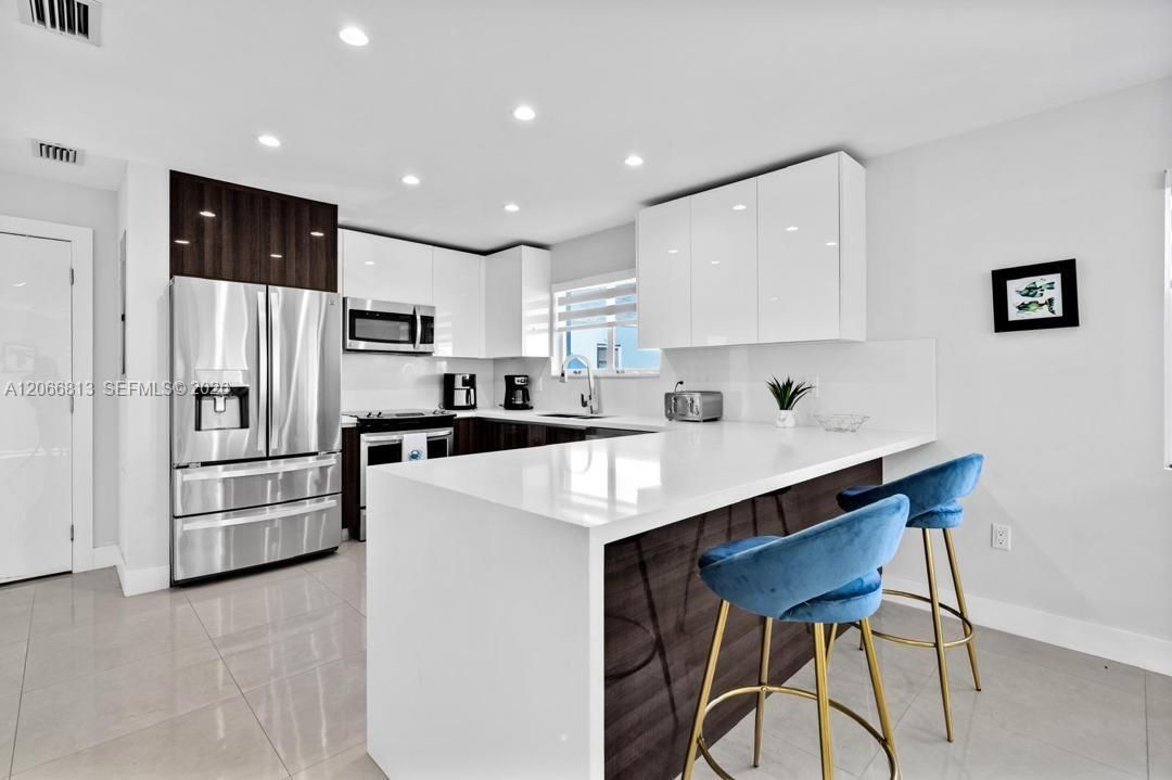 На продажу: $975,000 (3 спален, 2 ванн, 1572 Квадратных фут)
