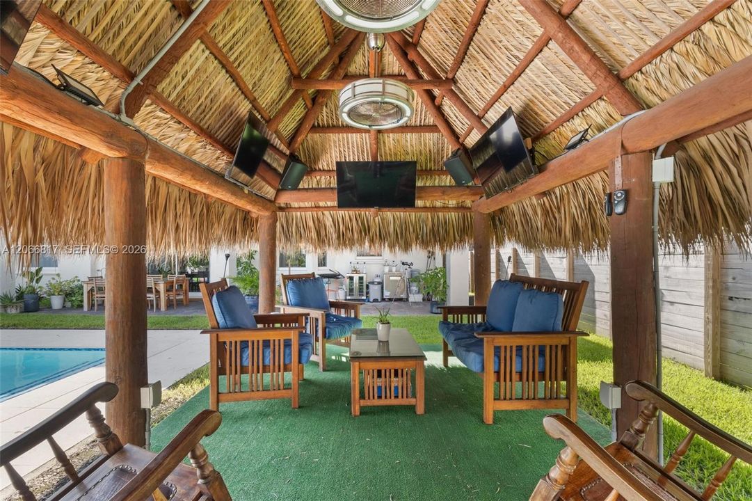 For Rent: $5,900 (5 beds, 3 baths, 2962 Square Feet)