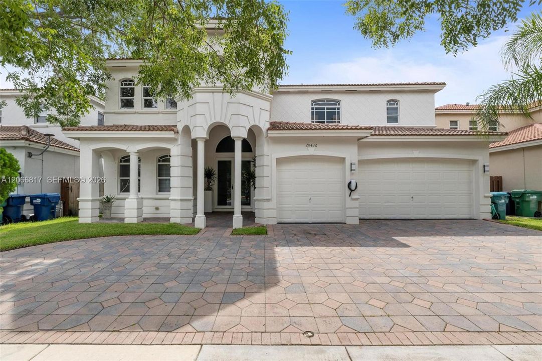 For Rent: $5,900 (5 beds, 3 baths, 2962 Square Feet)