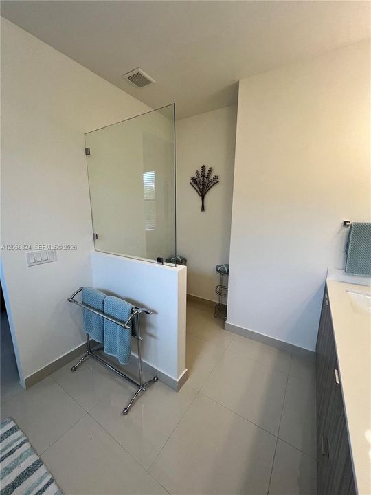 En Renta: $4,000 (4 camas, 3 baños, 1774 Pies cuadrados)