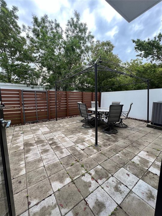 En Renta: $4,000 (4 camas, 3 baños, 1774 Pies cuadrados)