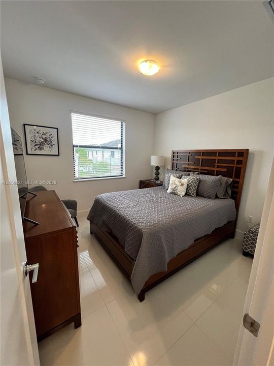 En Renta: $4,000 (4 camas, 3 baños, 1774 Pies cuadrados)