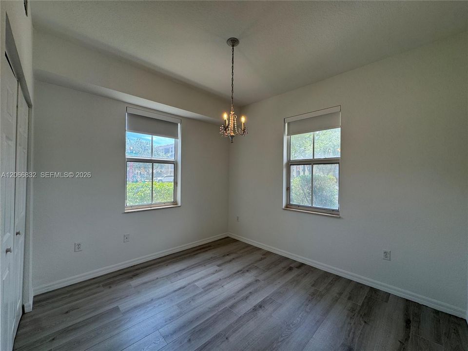 For Sale: $425,000 (3 beds, 2 baths, 1207 Square Feet)