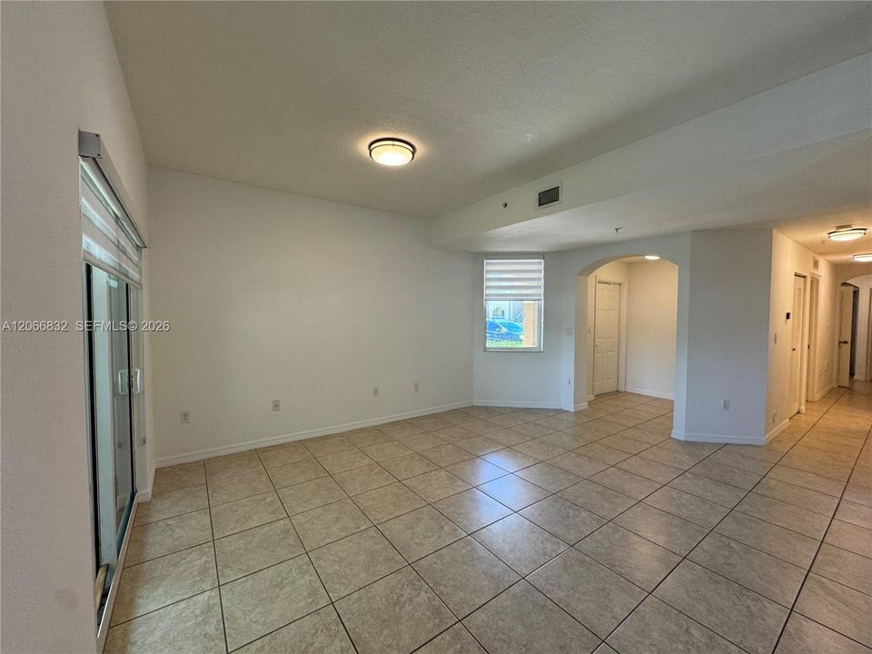 For Sale: $425,000 (3 beds, 2 baths, 1207 Square Feet)