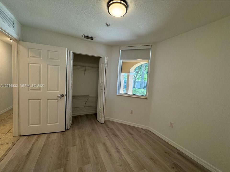 For Sale: $425,000 (3 beds, 2 baths, 1207 Square Feet)