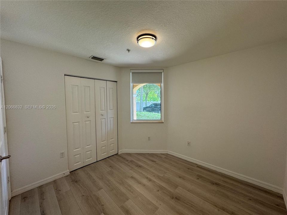 For Sale: $425,000 (3 beds, 2 baths, 1207 Square Feet)