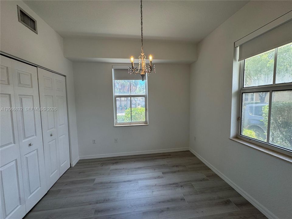 For Sale: $425,000 (3 beds, 2 baths, 1207 Square Feet)