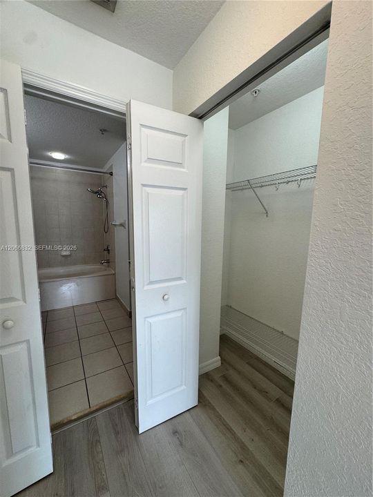 For Sale: $425,000 (3 beds, 2 baths, 1207 Square Feet)