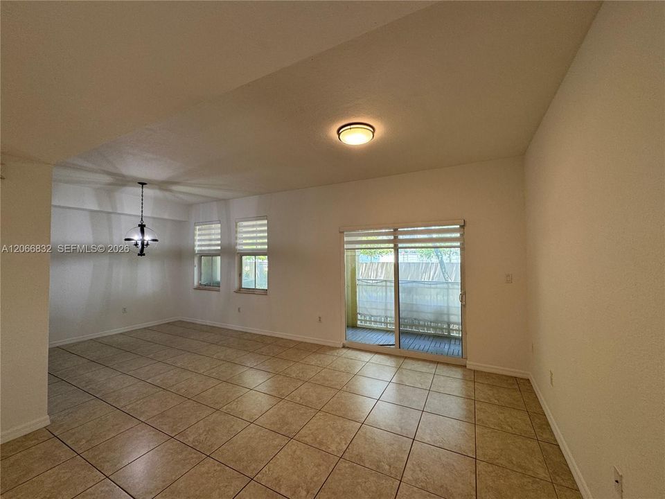 For Sale: $425,000 (3 beds, 2 baths, 1207 Square Feet)