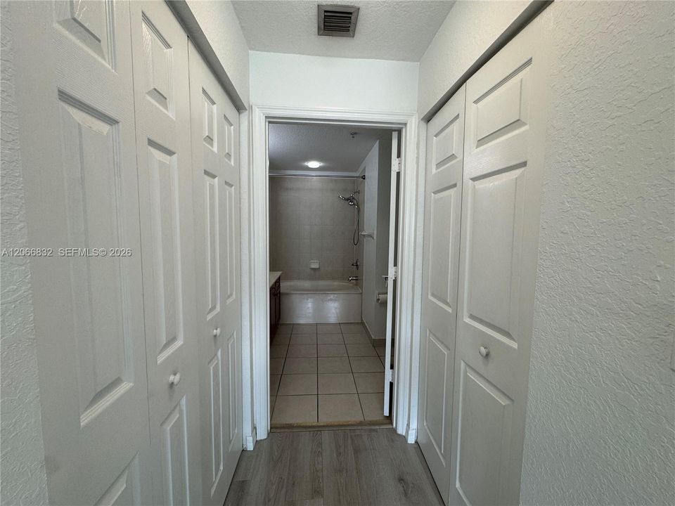 For Sale: $425,000 (3 beds, 2 baths, 1207 Square Feet)