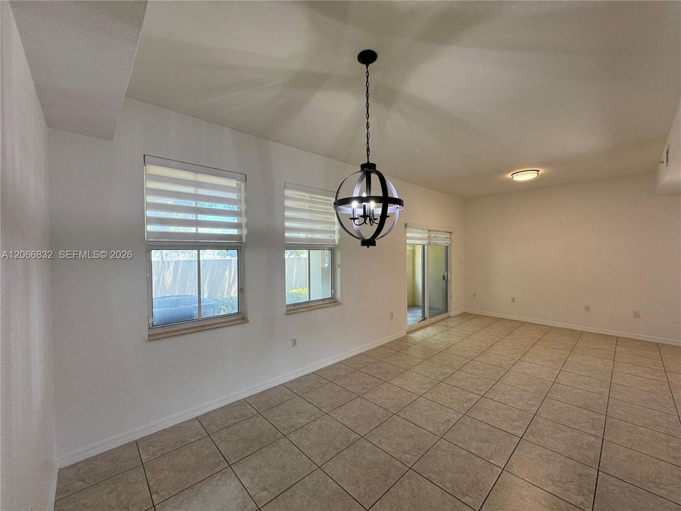 For Sale: $425,000 (3 beds, 2 baths, 1207 Square Feet)