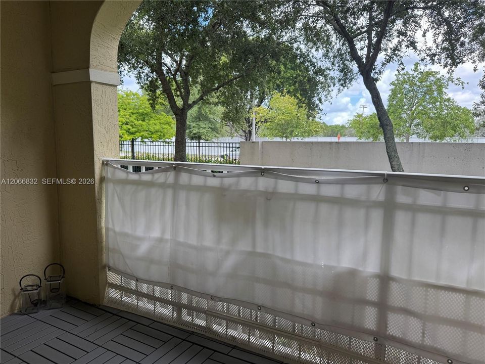 For Sale: $425,000 (3 beds, 2 baths, 1207 Square Feet)