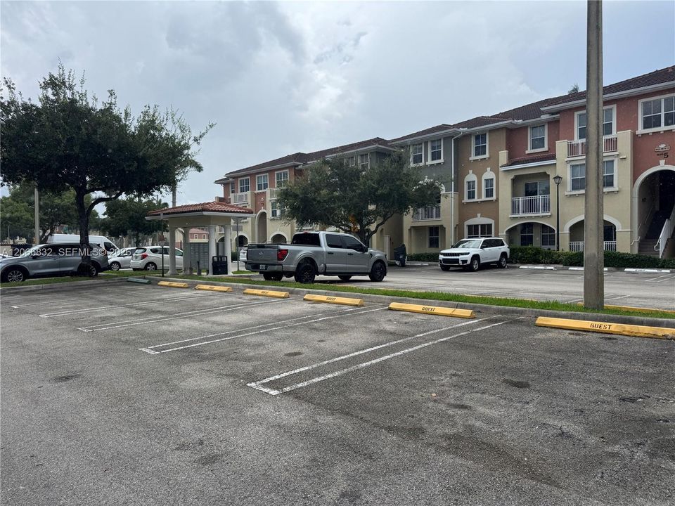 For Sale: $425,000 (3 beds, 2 baths, 1207 Square Feet)