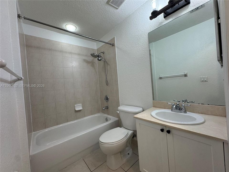 For Sale: $425,000 (3 beds, 2 baths, 1207 Square Feet)