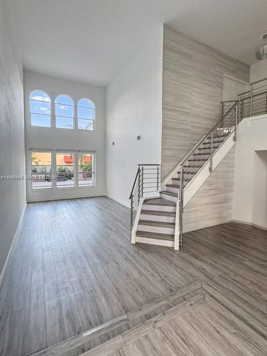 En Renta: $8,000 (5 camas, 3 baños, 3052 Pies cuadrados)