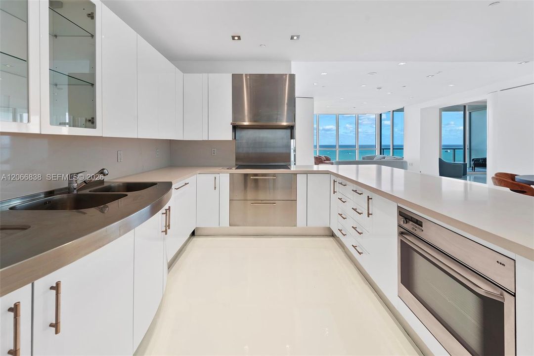 For Rent: $24,000 (2 beds, 2 baths, 1870 Square Feet)