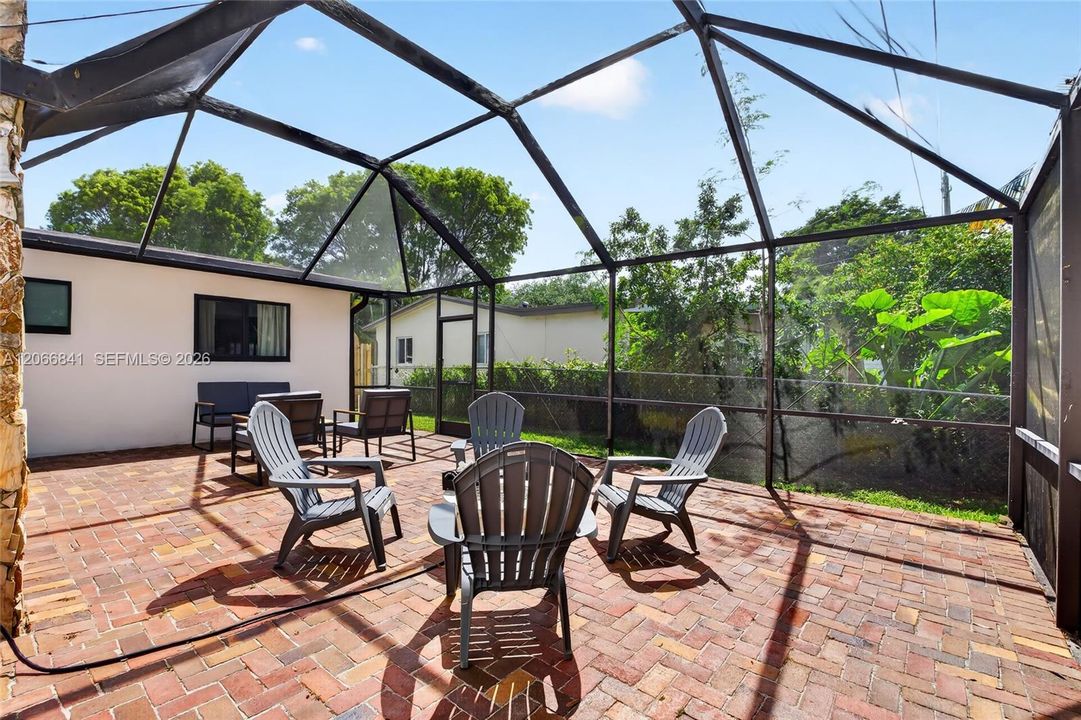 For Rent: $4,500 (4 beds, 2 baths, 2199 Square Feet)